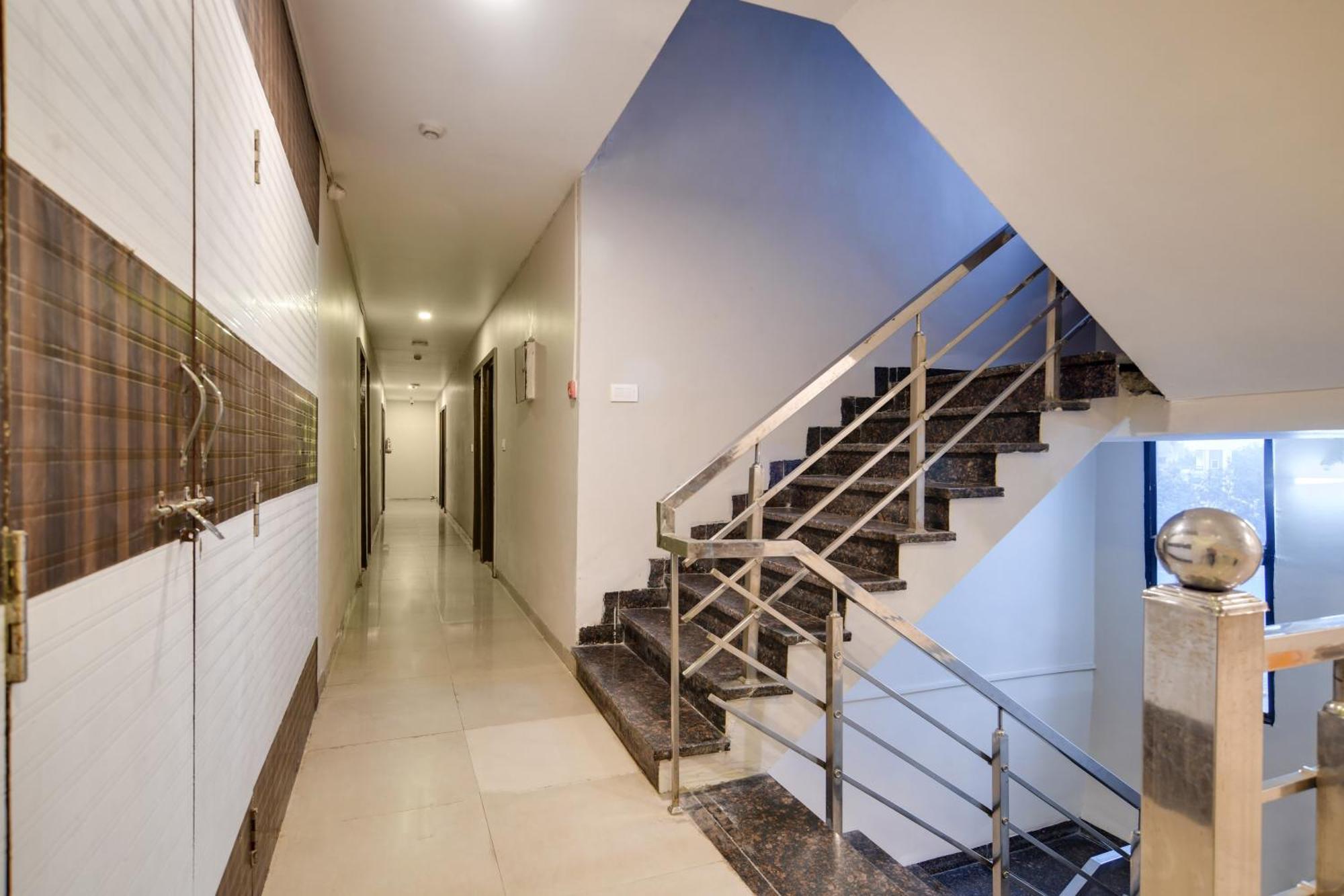 Townhouse Prime Stay Indore Bagian luar foto